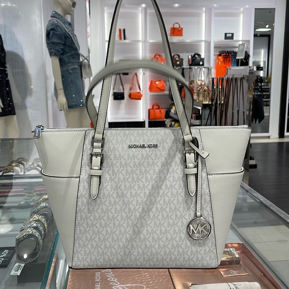 Michael Kors Charlotte Large Logo and Leather Top-Zip Tote Bag
Optic White 
NWT - Picture 1 of 16